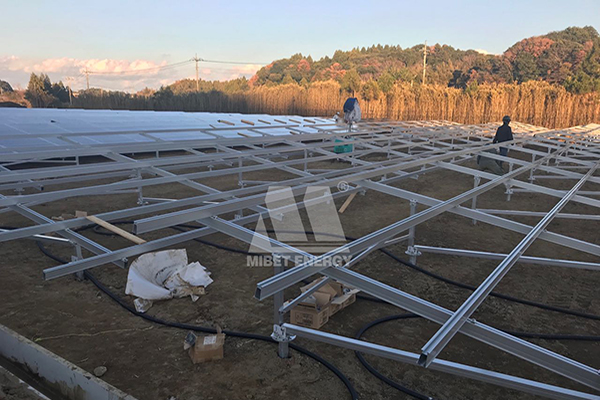 今年会太阳能支架