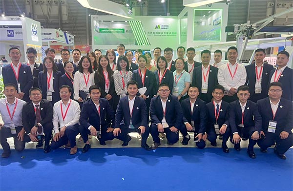 今年会参展员工合照