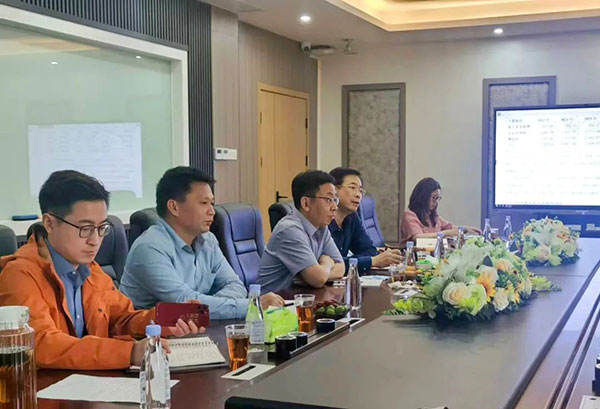 集美区领导与今年会高层探讨问题