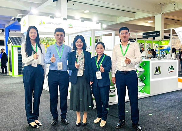 南非展今年会员工合照