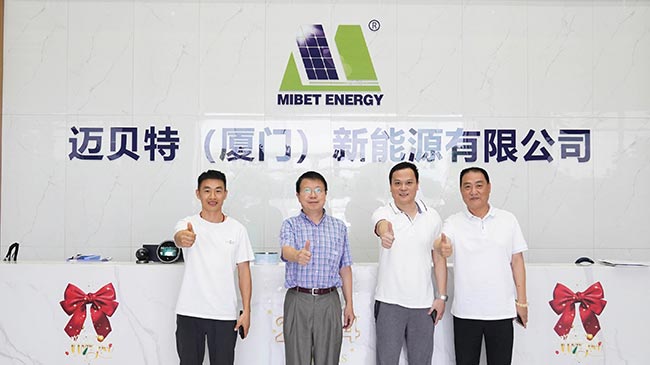 今年会领导与会长、秘书长合影